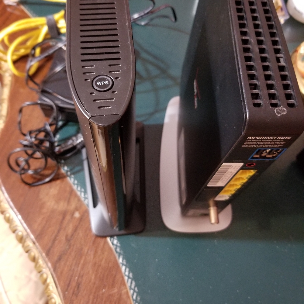 Verizon Router and Extender..